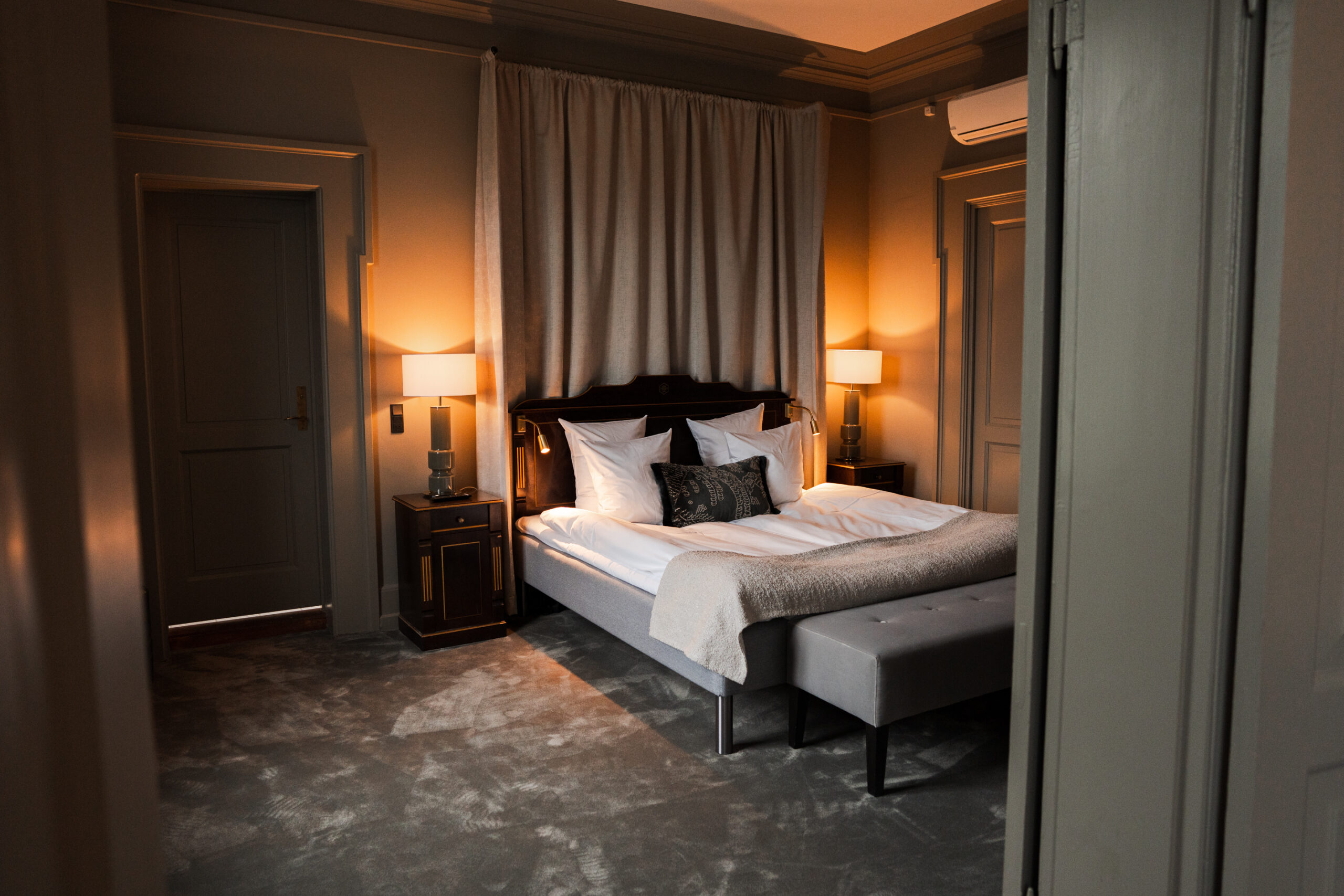 HotelRoyal-03675_Værelse_Kingsuite